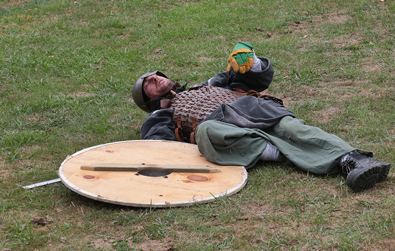 Medieval Market : Swords and Armour : Medieval Fighting : Levin : New Zealand : Richard Moore : Journalist : Photographer :